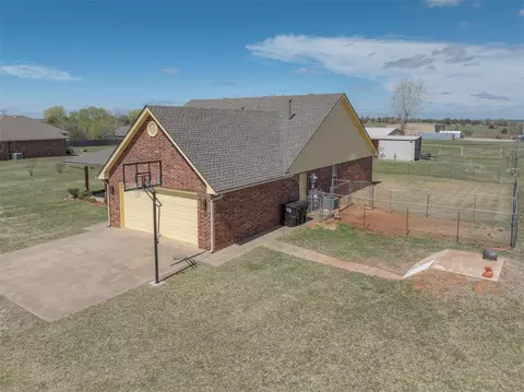 2310 Walnut Dr, Tuttle, OK 73089 photo 46