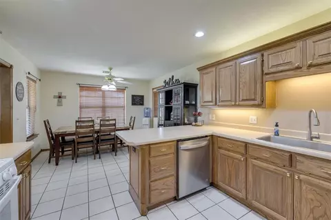 2310 Walnut Dr, Tuttle, OK 73089 photo 15