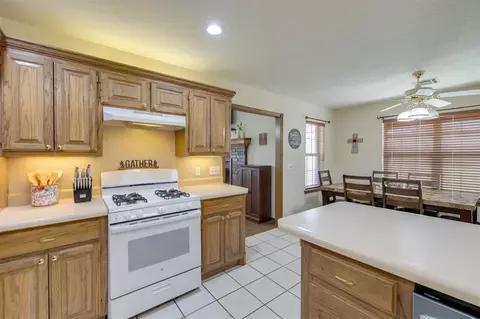 2310 Walnut Dr, Tuttle, OK 73089 photo 17