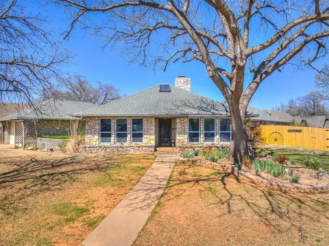 1103 Sunny Brook Dr, Edmond, OK 73034