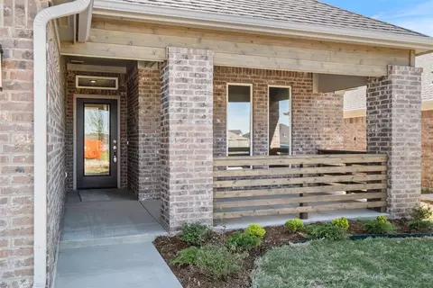 15900 Flint Dr, Moore, OK 73170 photo 3