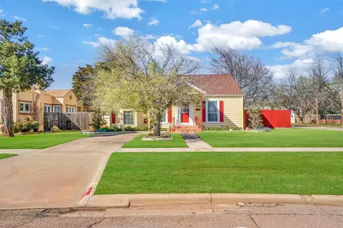 821 E Commerce St, Altus, OK 73521 photo 2