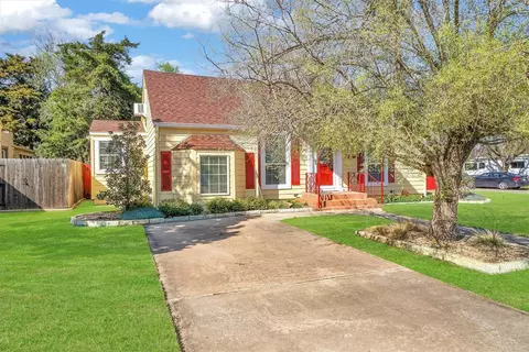 821 E Commerce St, Altus, OK 73521 photo 4