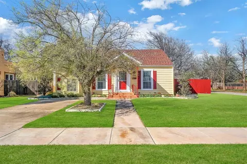 821 E Commerce St, Altus, OK 73521 photo 3