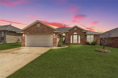 1500 Tara Dr, Moore, OK 73160
