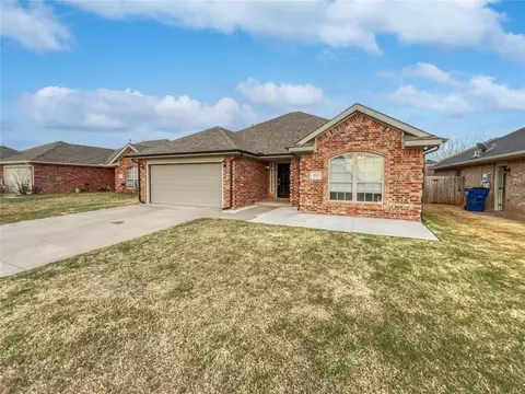 408 S Castle Ridge Ln, Mustang, OK 73064