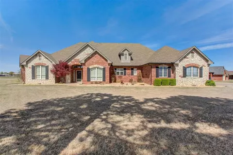 205 Scottie Dr, Tuttle, OK 73089 photo 2
