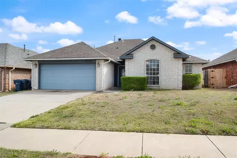 12512 SW 13th St, Yukon, OK 73099