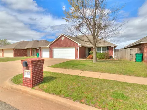 11017 SW 8th St, Yukon, OK 73099