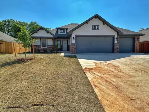 2404 Creek Side Cir, Moore, OK 73160