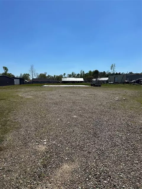 1906 E Lincoln Rd, Idabel, OK 74745