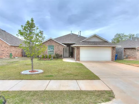 215 Tuscany Cir, Noble, OK 73068