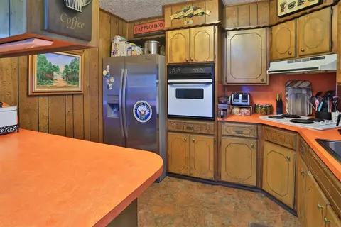 801 N Brooks St, Broken Bow, OK 74728 photo 5