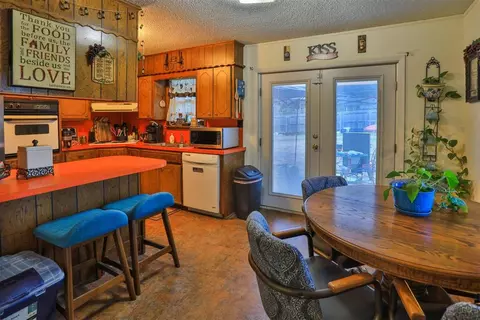 801 N Brooks St, Broken Bow, OK 74728 photo 7