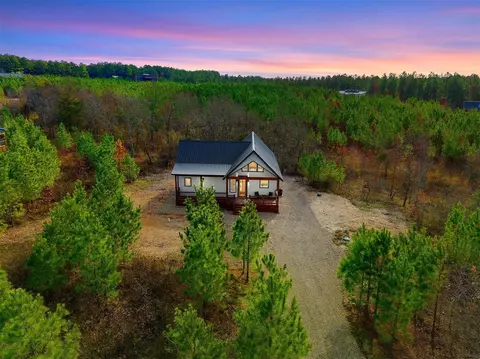 124 Red Holly Trl, Broken Bow, OK 74728