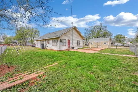 209 N Third St, Cheyenne, OK 73628 photo 19