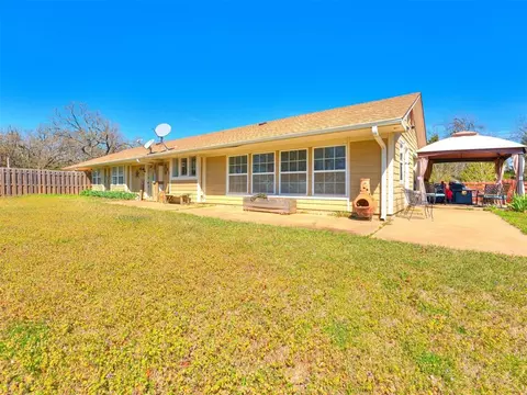 6715 N Dobbs Rd, Harrah, OK 73045