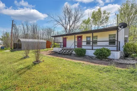 802 S Walnut Ave, Erick, OK 73645