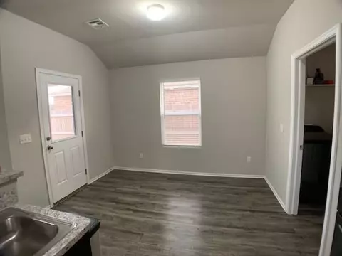 934 Karlee Ct, Midwest City, OK 73130