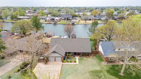 10409 Eastlake Dr, Oklahoma City, OK 73162