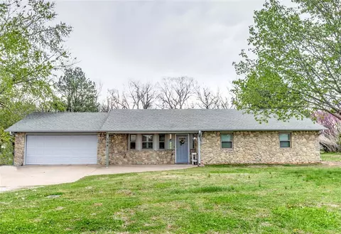 108 Meadow Ln, Chandler, OK 74834
