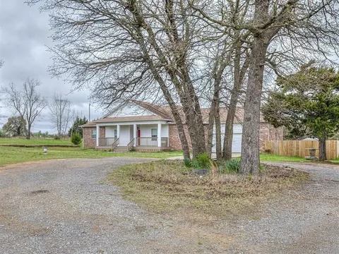 102 Lakeridge Dr, Mcloud, OK 74851 photo 2