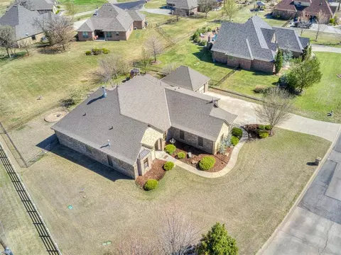 1561 Palazzo Pointe, Edmond, OK 73034