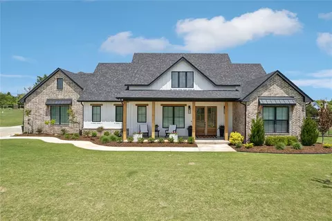 13616 S Ashlyn Ln, Yukon, OK 73099