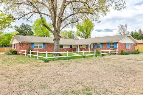 2622 Meadowbrook Dr, Norman, OK 73072