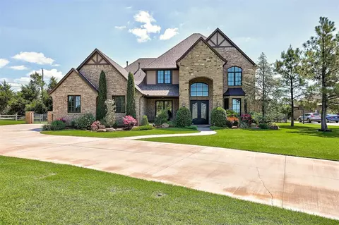 22092 Golden Elm Cir, Edmond, OK 73012