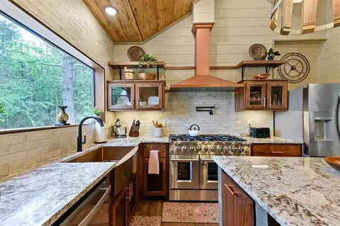 910 Cress Rd, Broken Bow, OK 74728