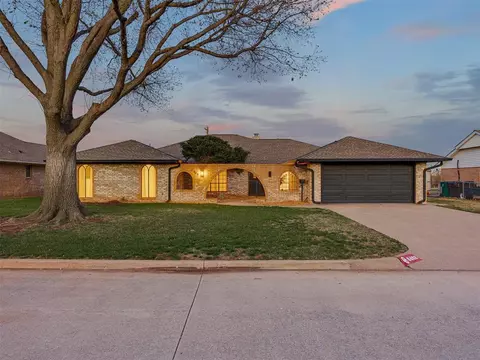 8408 Lakeaire Dr, Oklahoma City, OK 73132