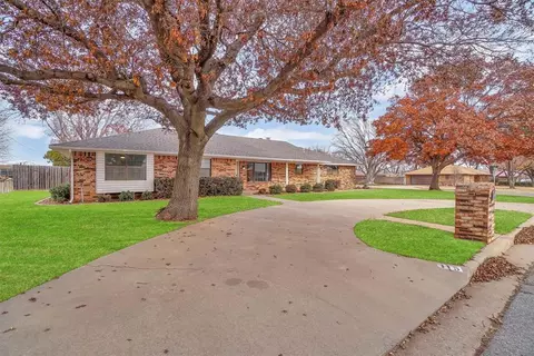 115 Shannon Dr, Elk City, OK 73644