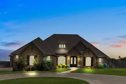 604 W Park St, Hinton, OK 73047