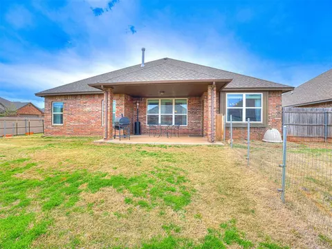 17300 Shadow Hawk Ln, Edmond, OK 73012 photo 37