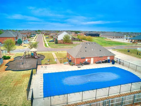 17300 Shadow Hawk Ln, Edmond, OK 73012 photo 43