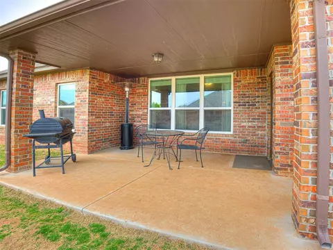 17300 Shadow Hawk Ln, Edmond, OK 73012 photo 36