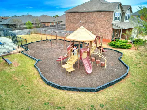 17300 Shadow Hawk Ln, Edmond, OK 73012 photo 44
