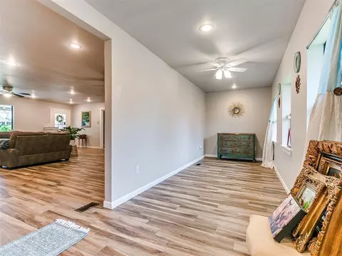 501 E Washington Ave, Guthrie, OK 73044 photo 14