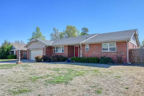 335 Westchester Cir, Norman, OK 73069