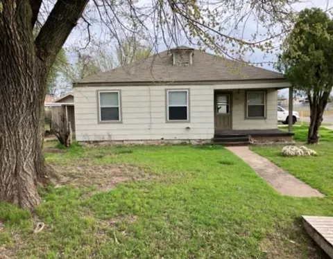 1100 W Walnut St, El Reno, OK 73036