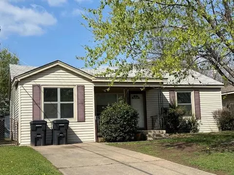 6811 NW 52nd St, Bethany, OK 73008