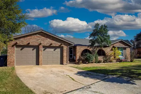 10800 Quail Cir, Oklahoma City, OK 73120