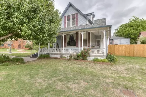 301 S Barker Ave, El Reno, OK 73036