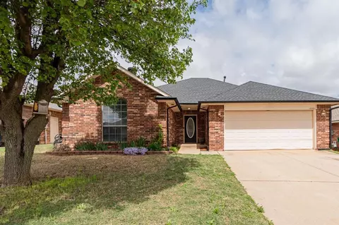 12521 SW 13th St, Yukon, OK 73099