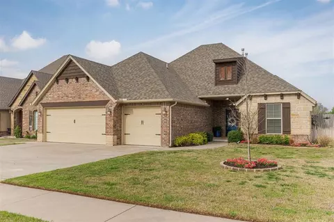 1319 Ladera Cir, Moore, OK 73160