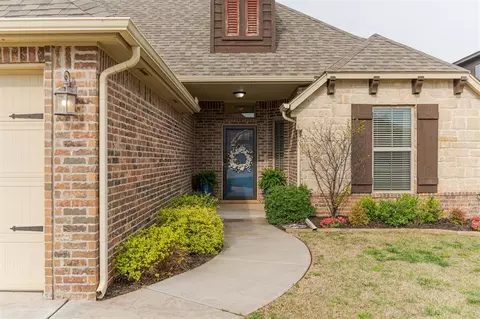 1319 Ladera Cir, Moore, OK 73160 photo 2