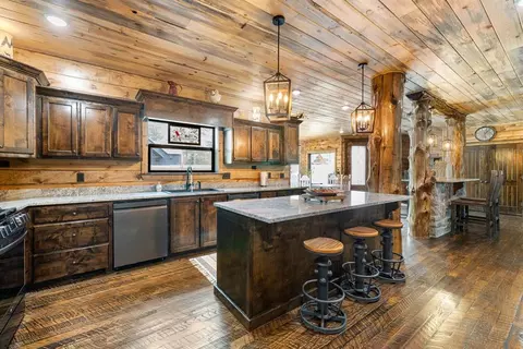 589 W Eagle Mountain Trl, Broken Bow, OK 74728 photo 3