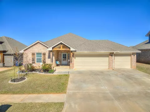 10304 Salt Fork Dr, Yukon, OK 73099