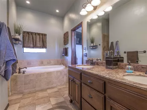 1611 Camelot St, Tuttle, OK 73089 photo 24